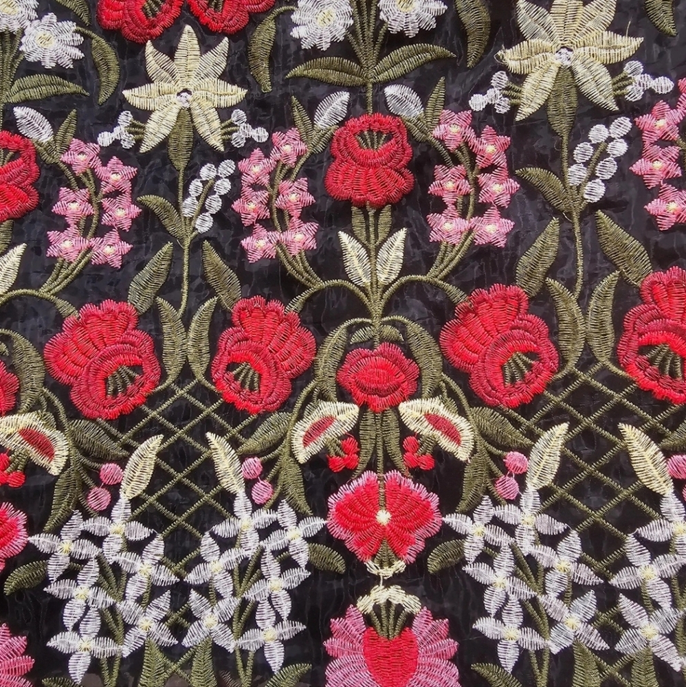 Lucy Paris Chic Floral Embroidered A-line Skirt - Picture 3 of 7